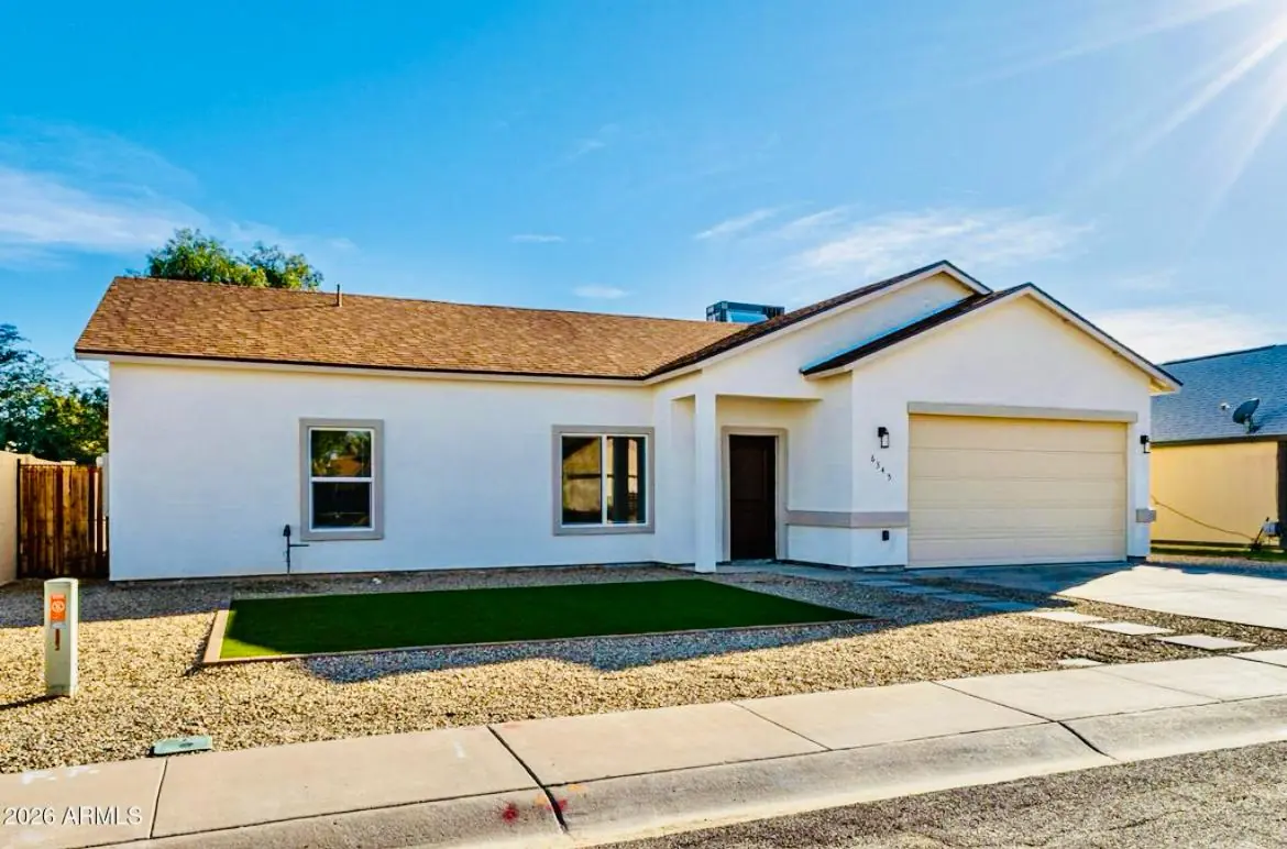 Main House 1900 sq ft (Main House 1900, Glendale, AZ) — photo 1 of 10