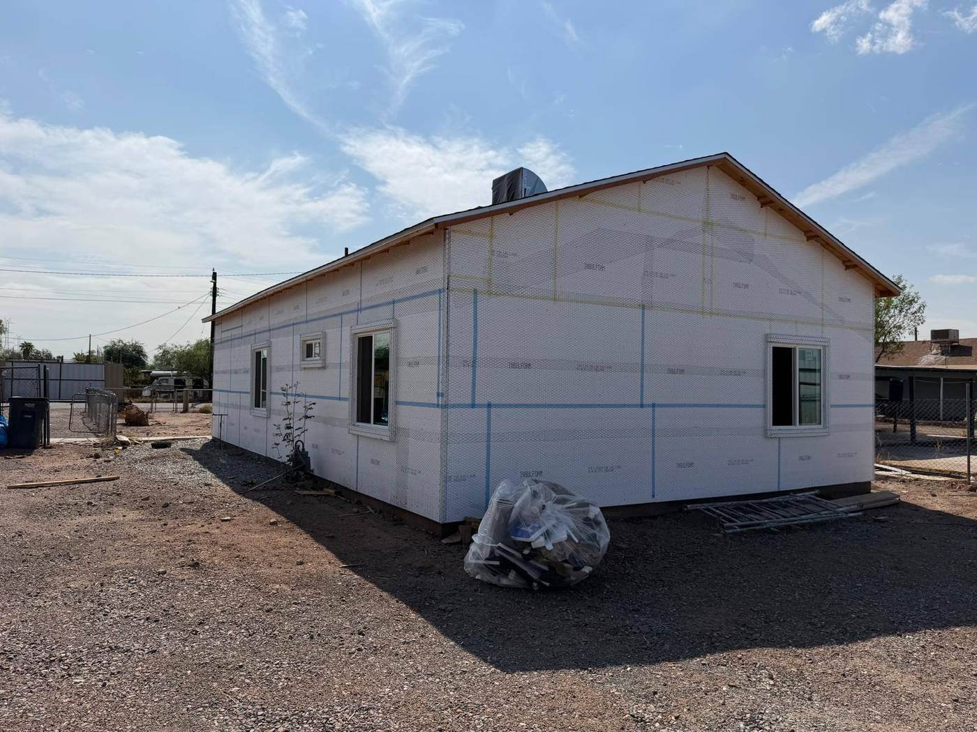 Main House 1300 sq ft (Main House 1300, Phoenix, AZ) — photo 2 of 9