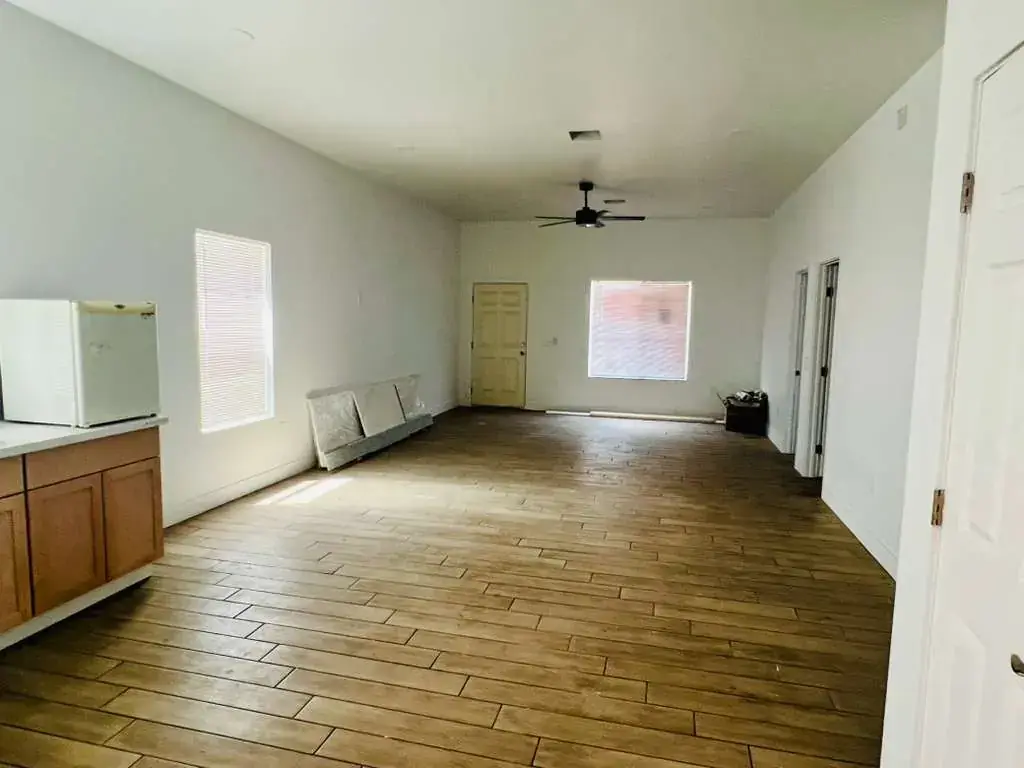 Duplex 1813 W Tamarisk St. 1900 sq ft (Duplex Tamarisk 1900, Phoenix, AZ) — photo 4 of 10