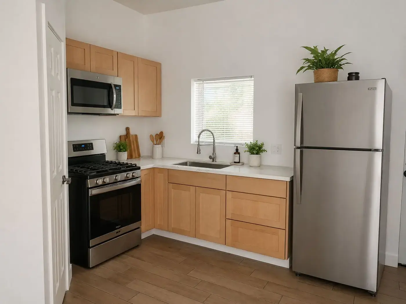 Duplex 1813 W Tamarisk St. 1900 sq ft (Duplex Tamarisk 1900, Phoenix, AZ) — photo 5 of 10