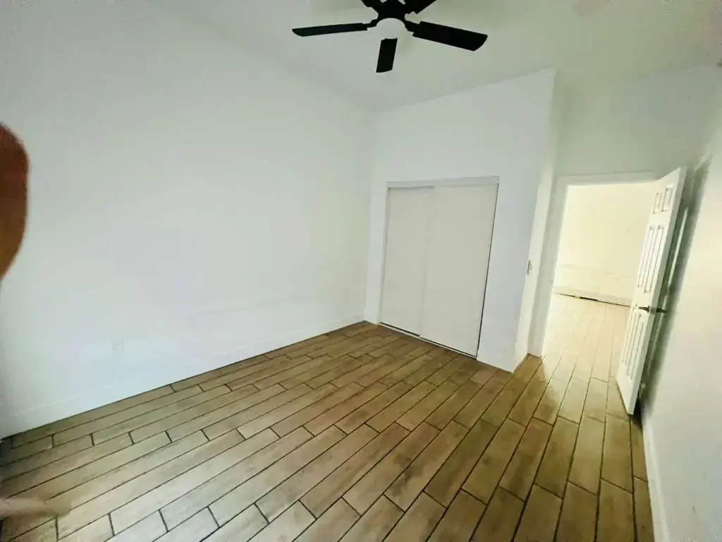 Duplex 1813 W Tamarisk St. 1900 sq ft (Duplex Tamarisk 1900, Phoenix, AZ) — photo 8 of 10