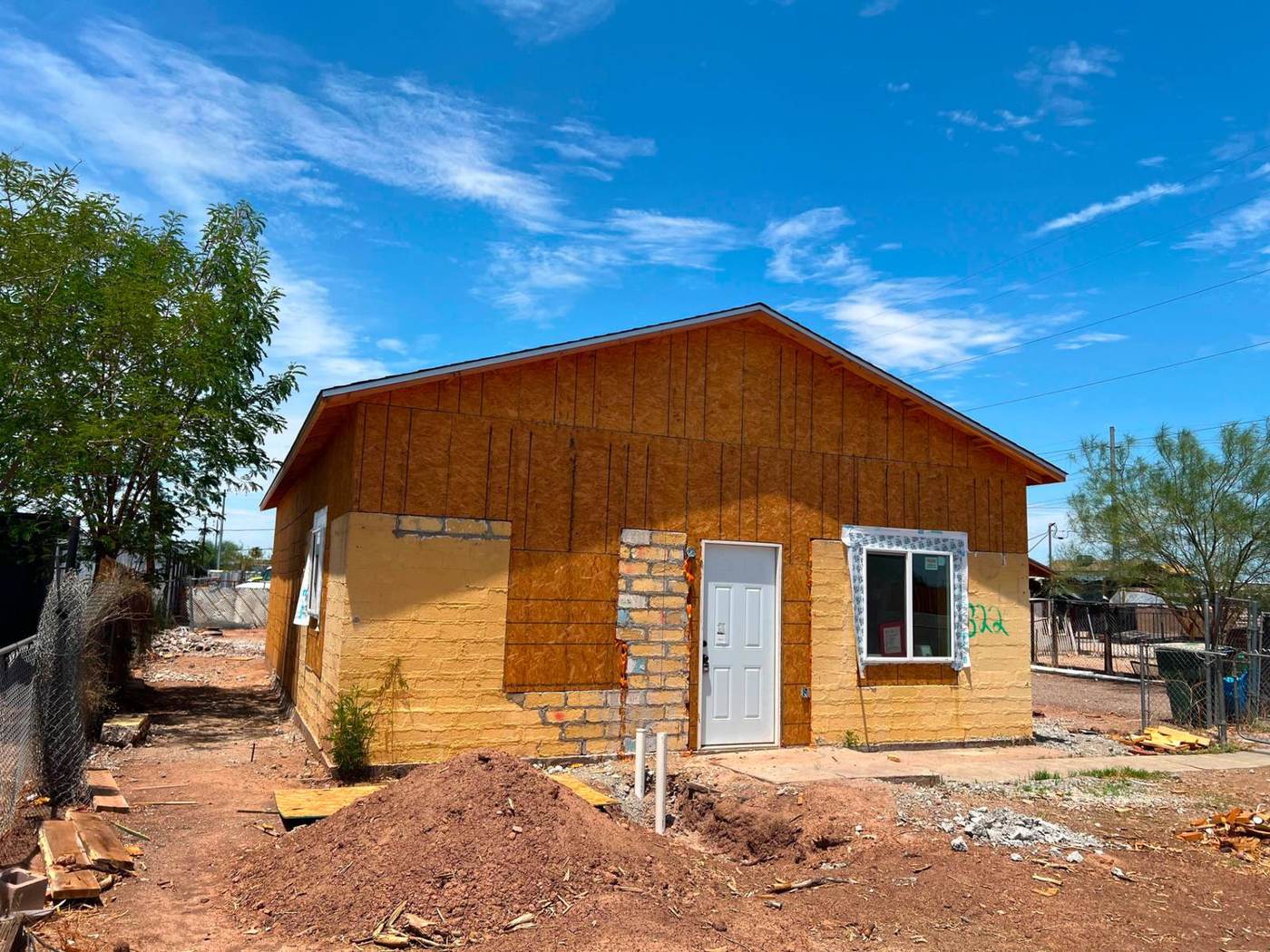 Main House 1300 sq ft (Main House 1300, Phoenix, AZ) — photo 8 of 9