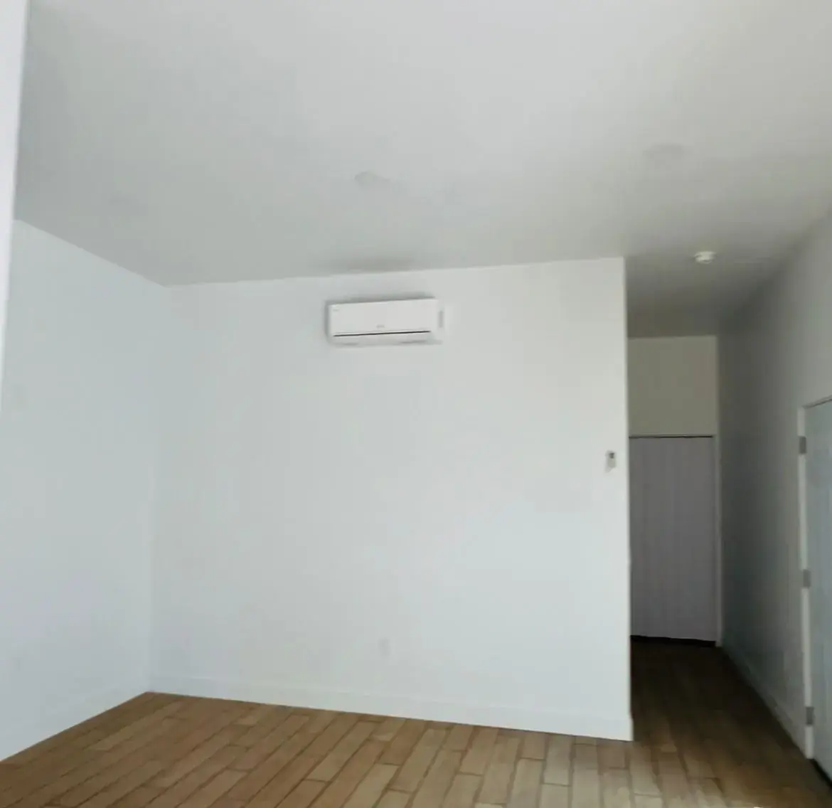 Duplex 817 sq ft (Duplex 817, Phoenix, AZ) — photo 6 of 11