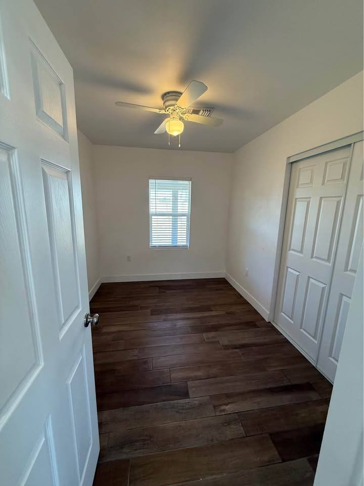 Casita Plus 640 — Primary bedroom