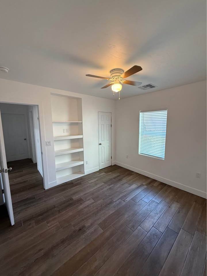 Casita Plus 640 — Second bedroom
