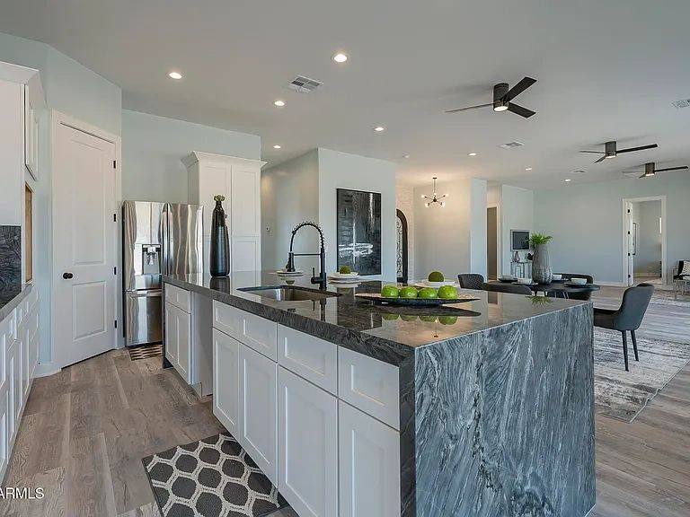 Modern Ranch Home 2445 sq ft (Hacienda, Buckeye, AZ) — photo 21 of 23