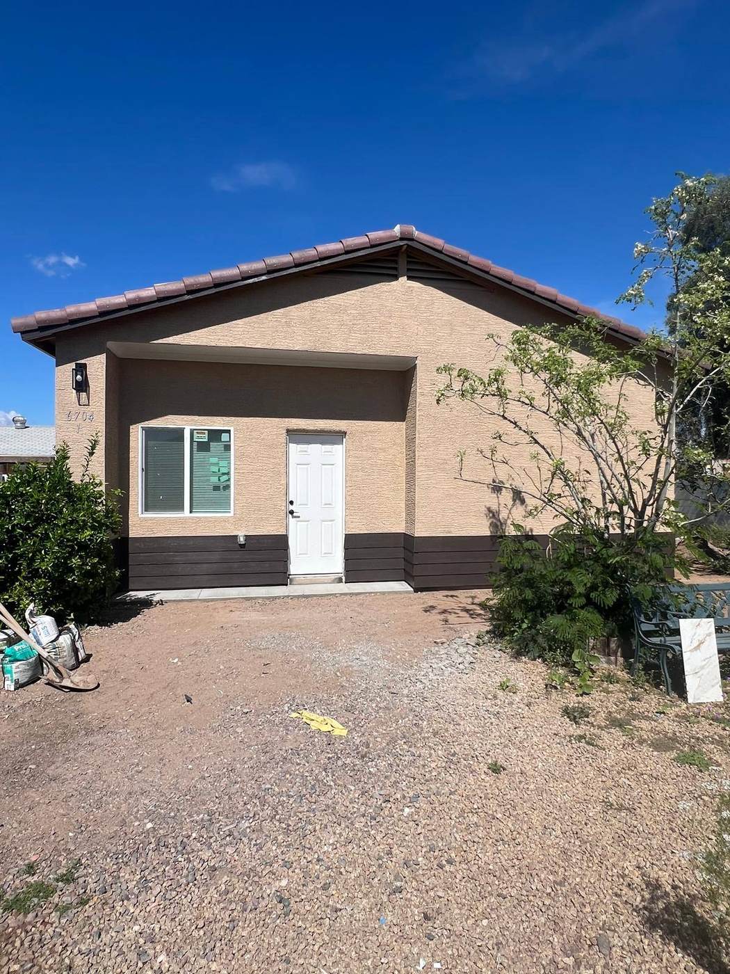Casita Studio 325 — Street-facing elevation