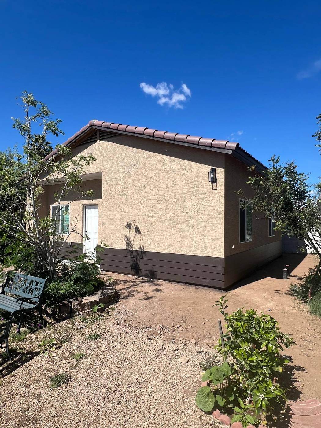 Casita Studio 325 — Desert-modern exterior finish