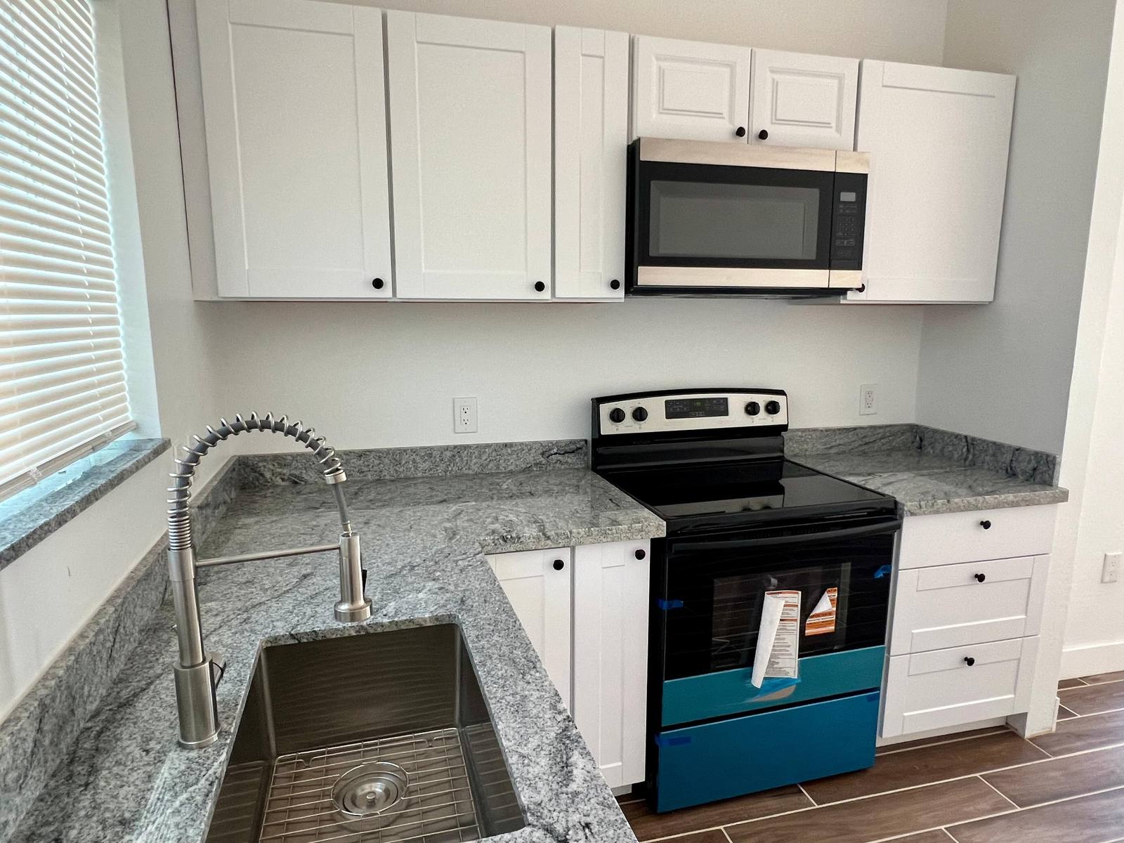 Casita Nova 350 — Kitchen finish package example