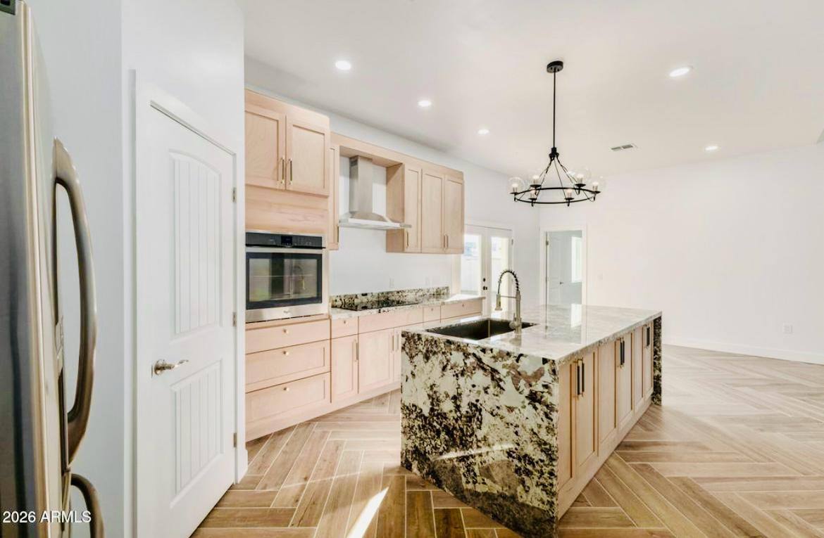 Casita Modern 400 — Cabinetry and appliance layout