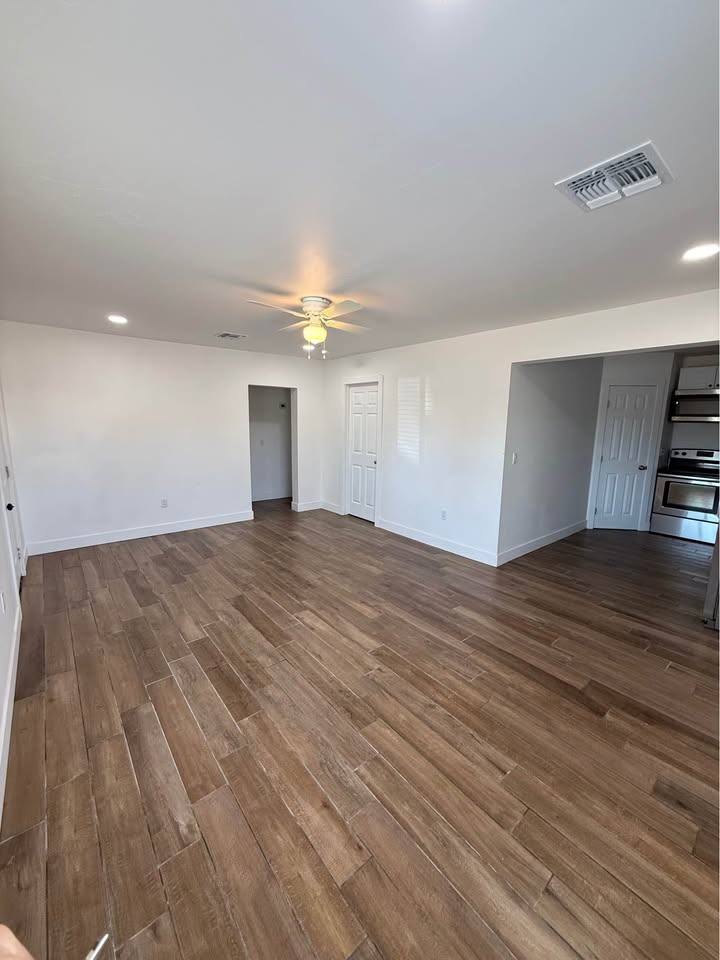 Casita Plus 640 — Living room