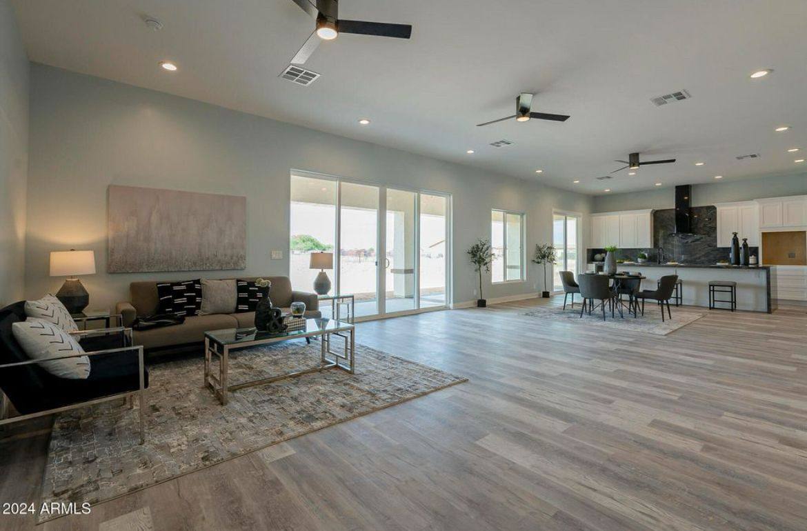 Modern Ranch Home 2445 sq ft (Hacienda, Buckeye, AZ) — photo 8 of 23